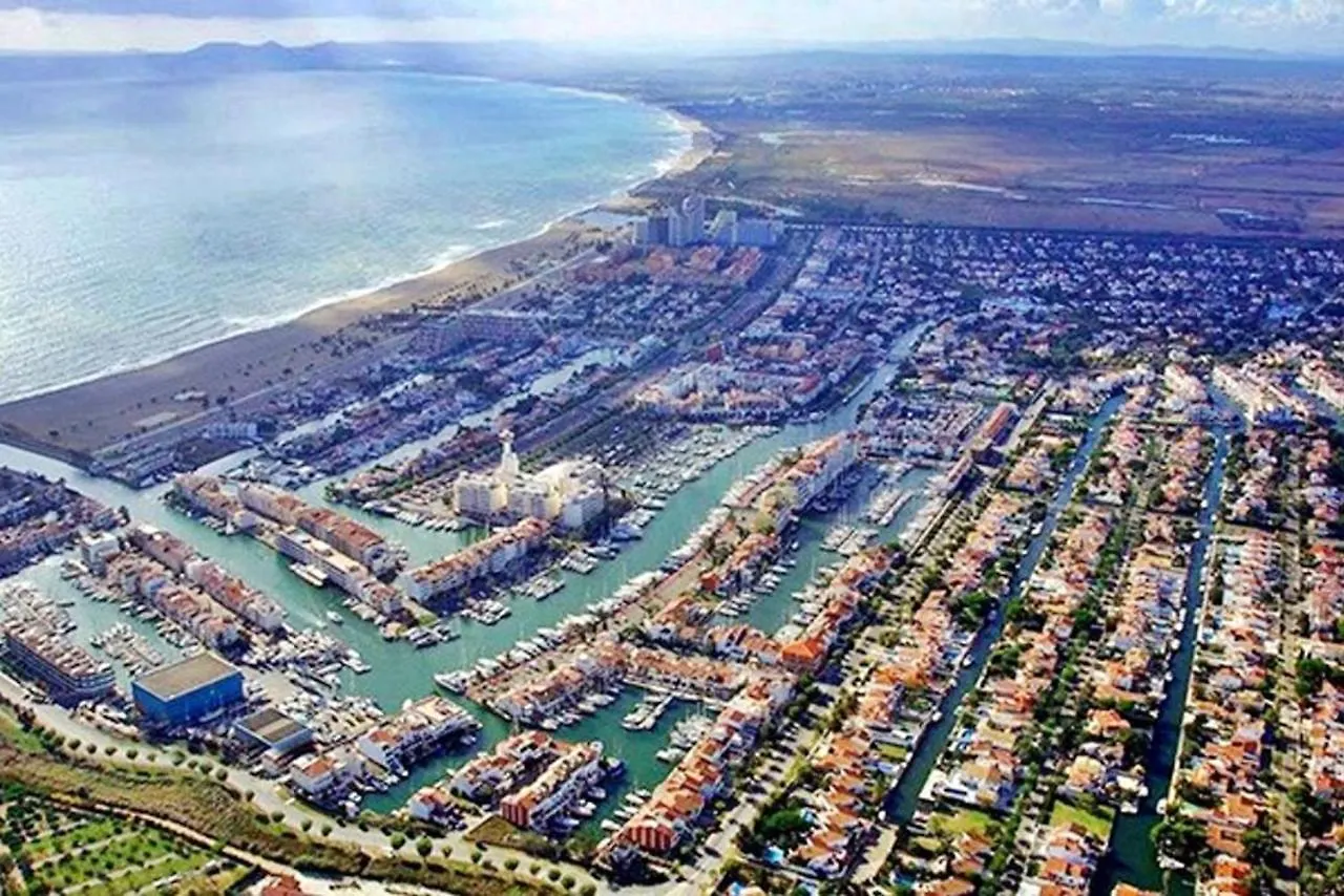 One Bedroom Appartement At Empuriabrava 50 M Away From The Beach With Lake View And Furnished Terrace Spain